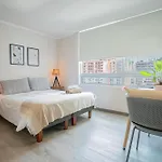 City Center Charm Studio Apt W Pool