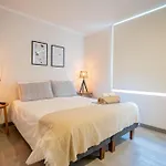 City Center Charm Studio Apt W Pool